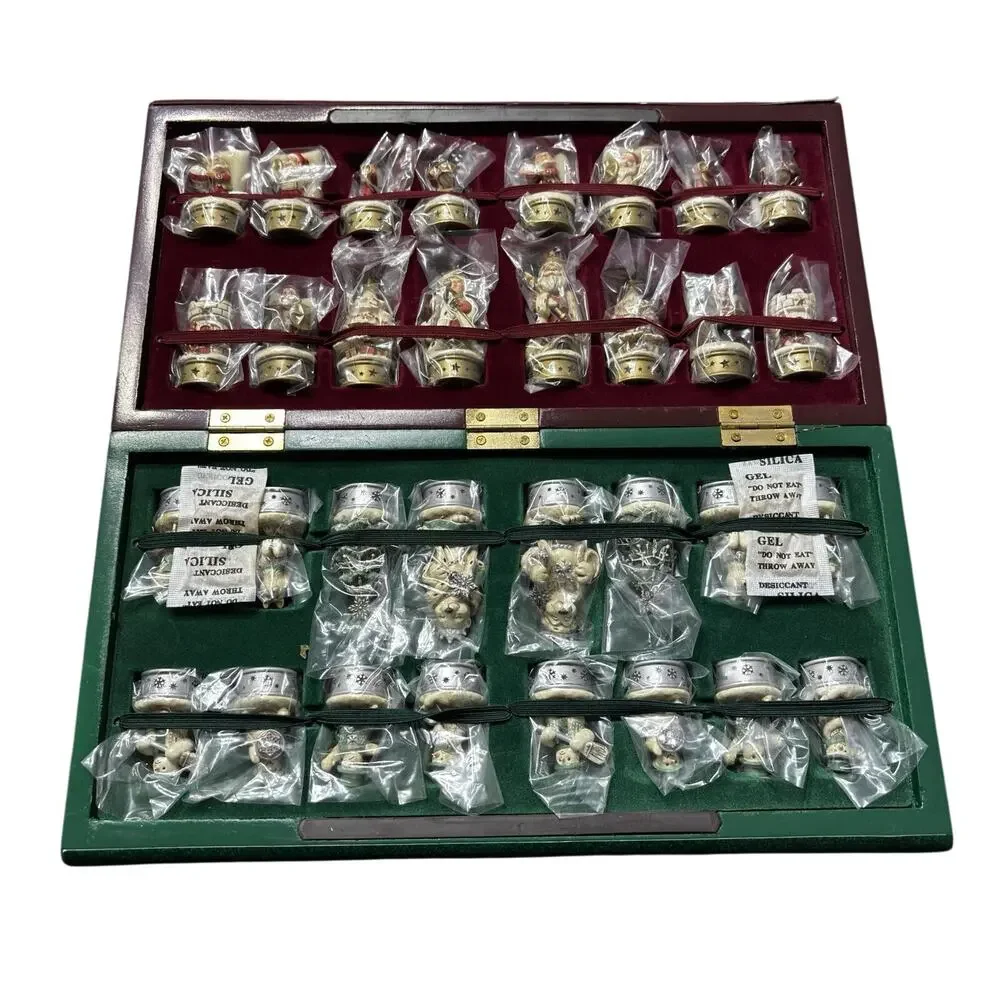 Vtg Hallmark 2004 Christmas Chess Set A Winter Adventure North Pole NEW w/ FLAW
